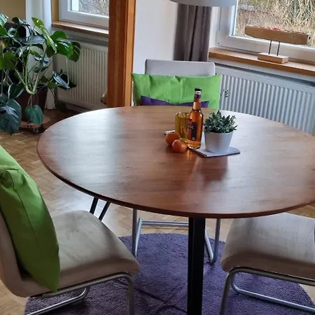 Stadtnahe Mit Kl.balkon Und Parkplatz *