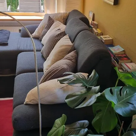 Stadtnahe Mit Kl.balkon Und Parkplatz